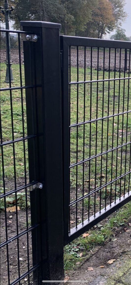 Doppelstabmatten Wandbefestigung